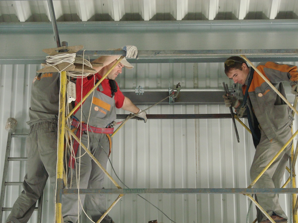 Монтаж гаражных ворот