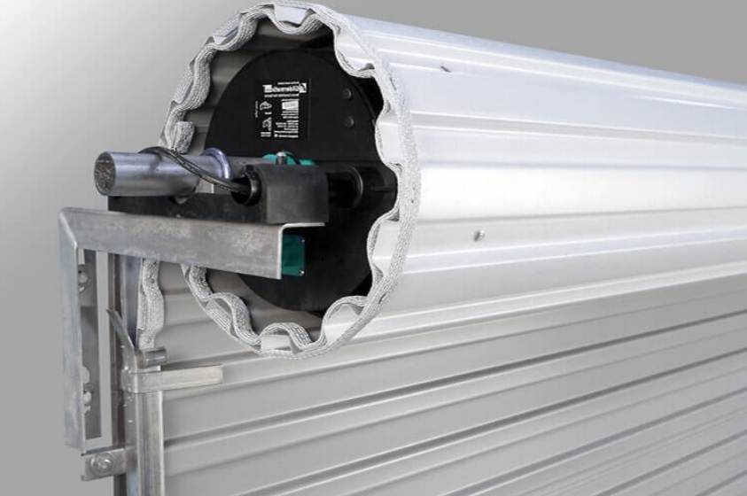 Подъемно-поворотные гаражные ворота